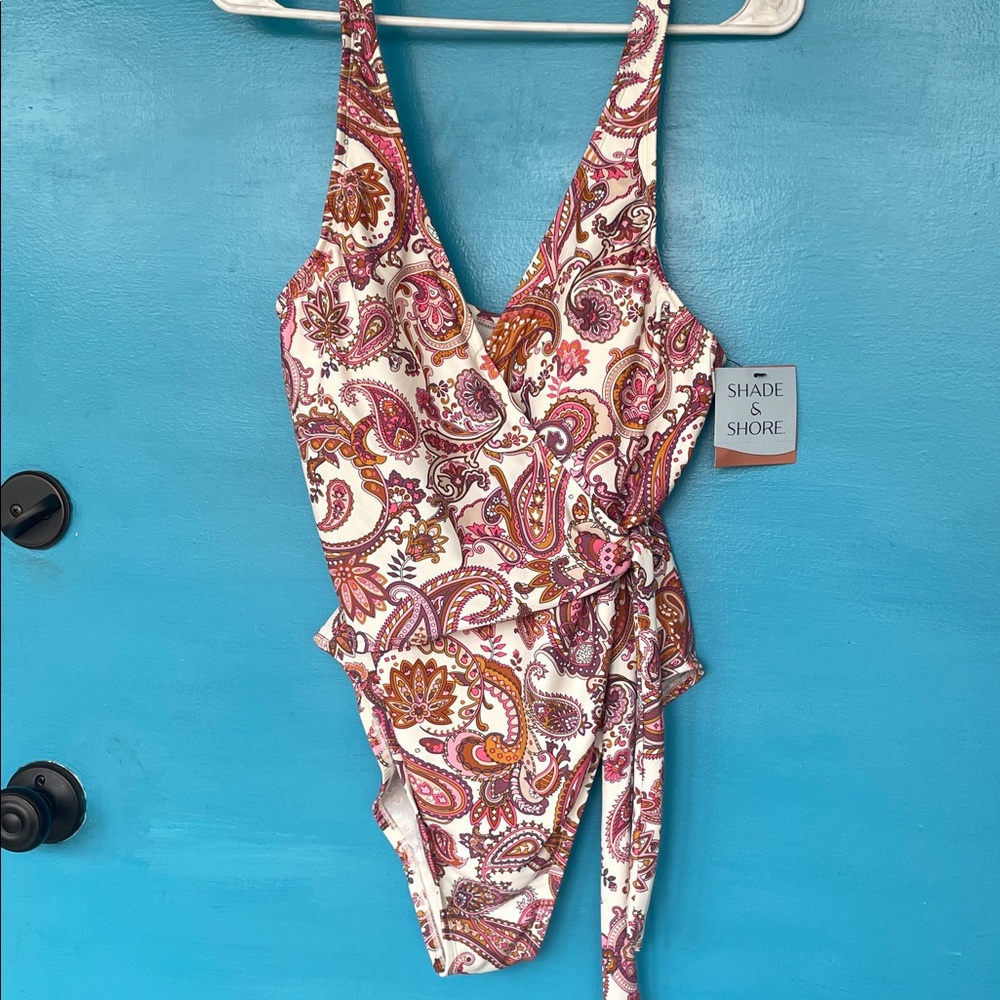 Shade & Shore Paisley Feminine Cruisewear One-Piece Swimsuit NWT SZ L (12-14)